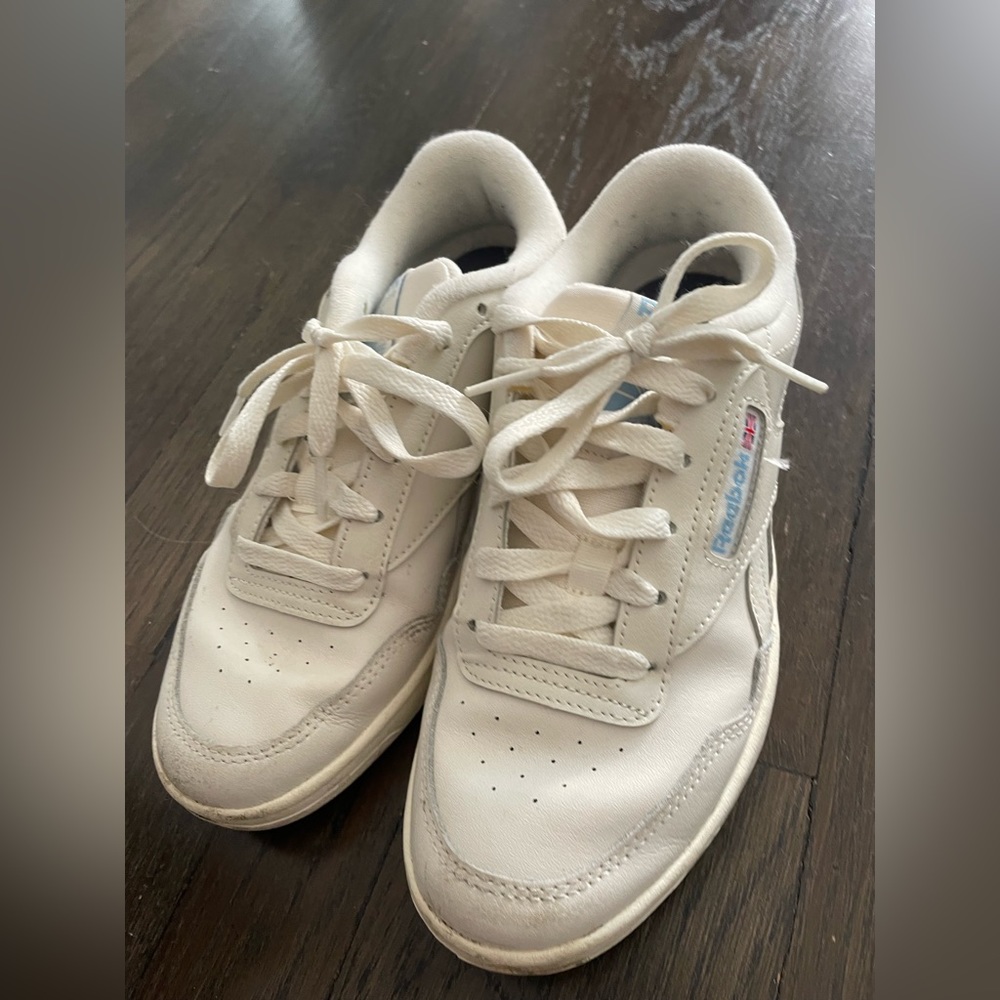 Reebok white sneakers 7.5